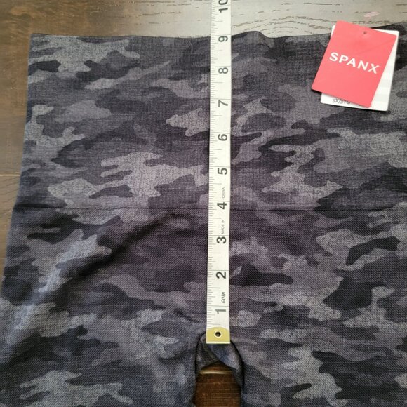 SPANX High Rise Leggings Womens M Black Look At Me Now Camo Seamless Athliesure - Picture 6 of 7